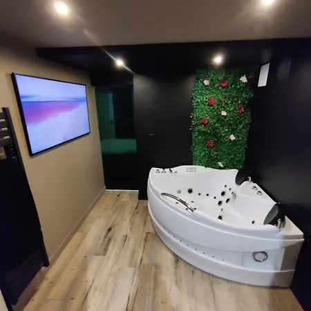 Apartment Avec Jacuzzi *