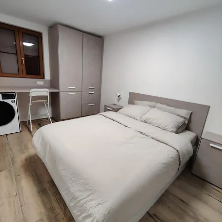 Avec Jacuzzi Apartment *